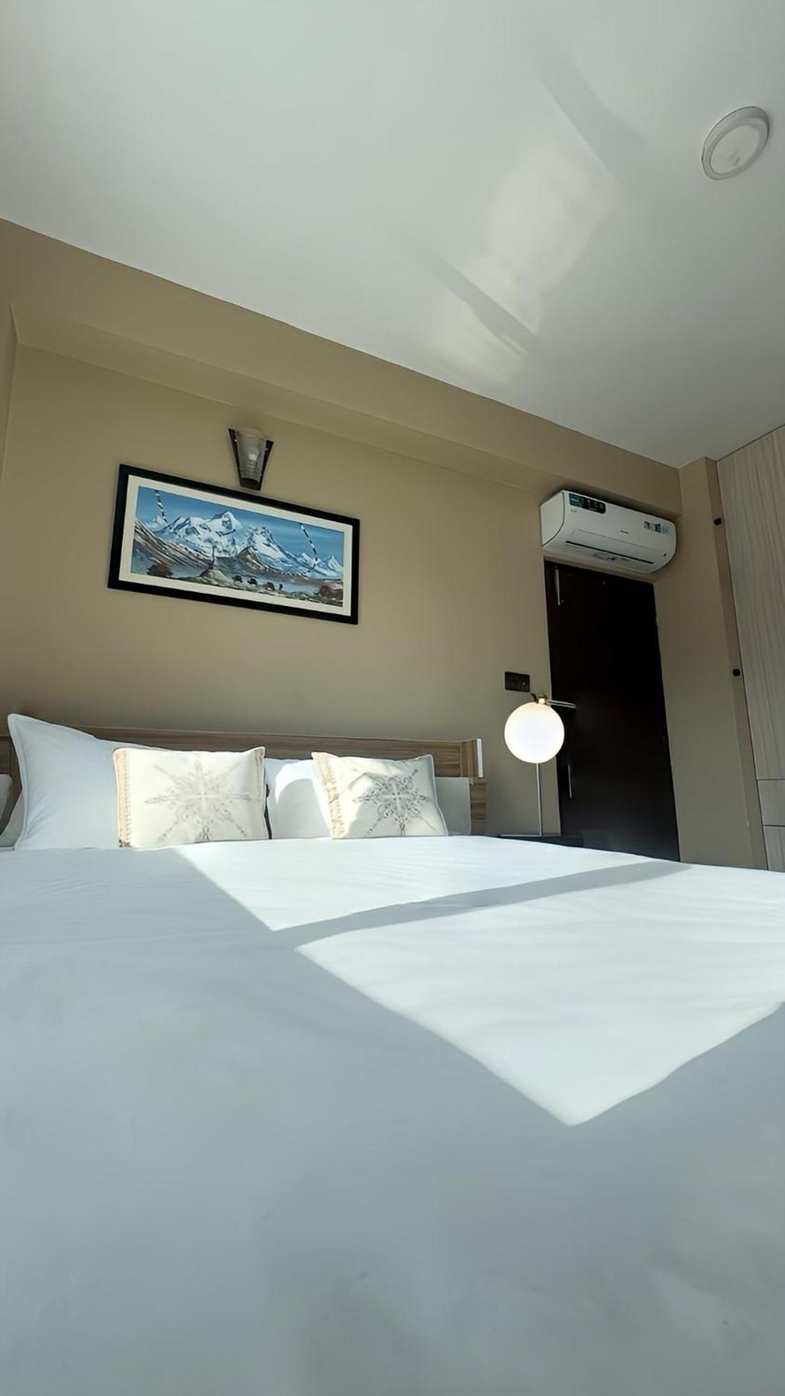 House Of Forrest, Service Apartments Katmandu Kültér fotó