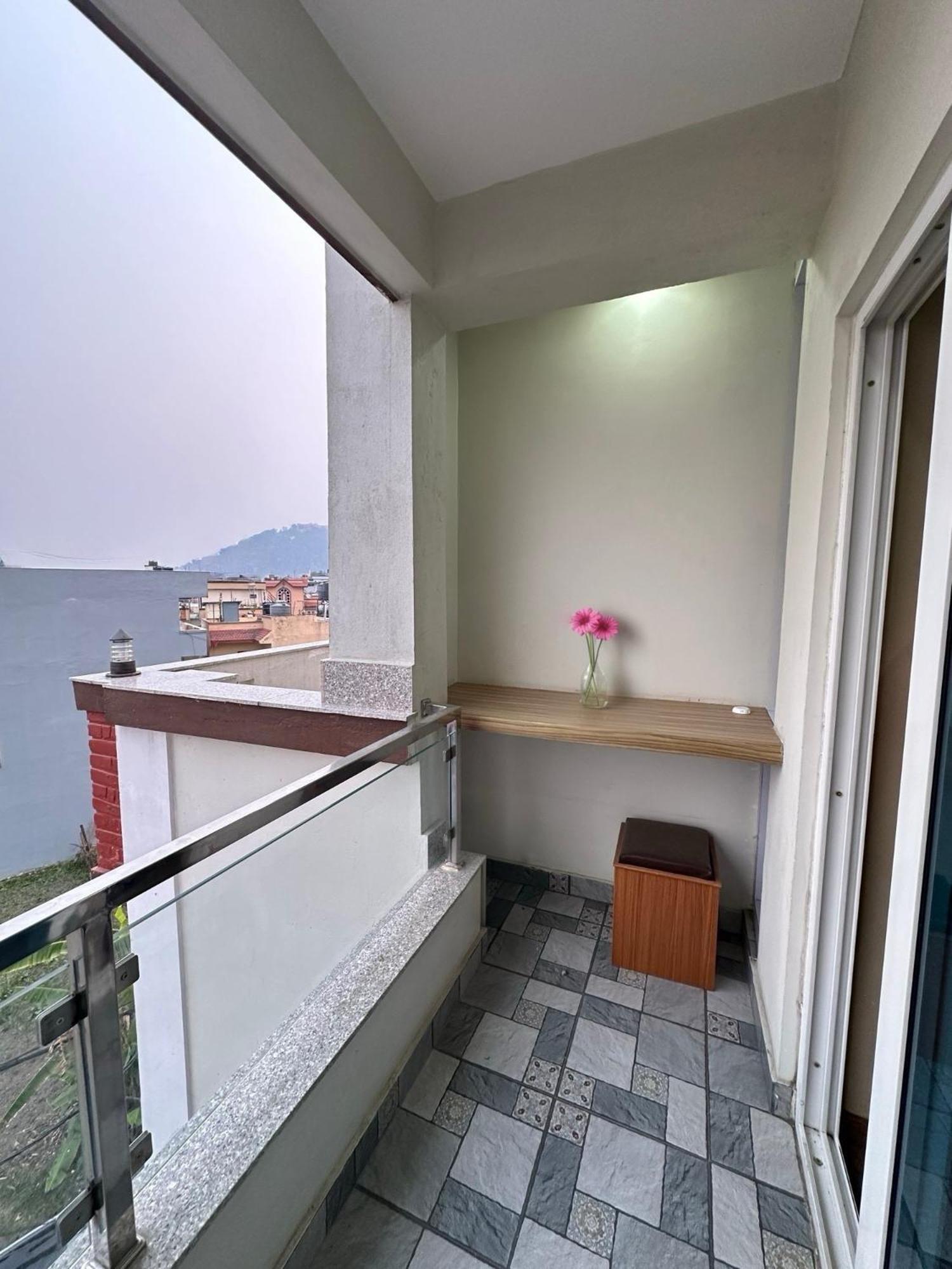 House Of Forrest, Service Apartments Katmandu Kültér fotó